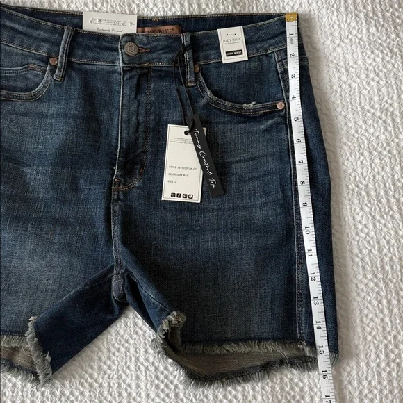 Judy Blue High Waist Tummy Control Cutoff Shorts Dark Wash Raw Hem NWT L - Picture 11 of 12